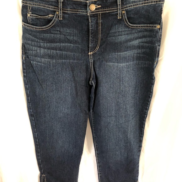 Denim capris - Picture 3 of 4